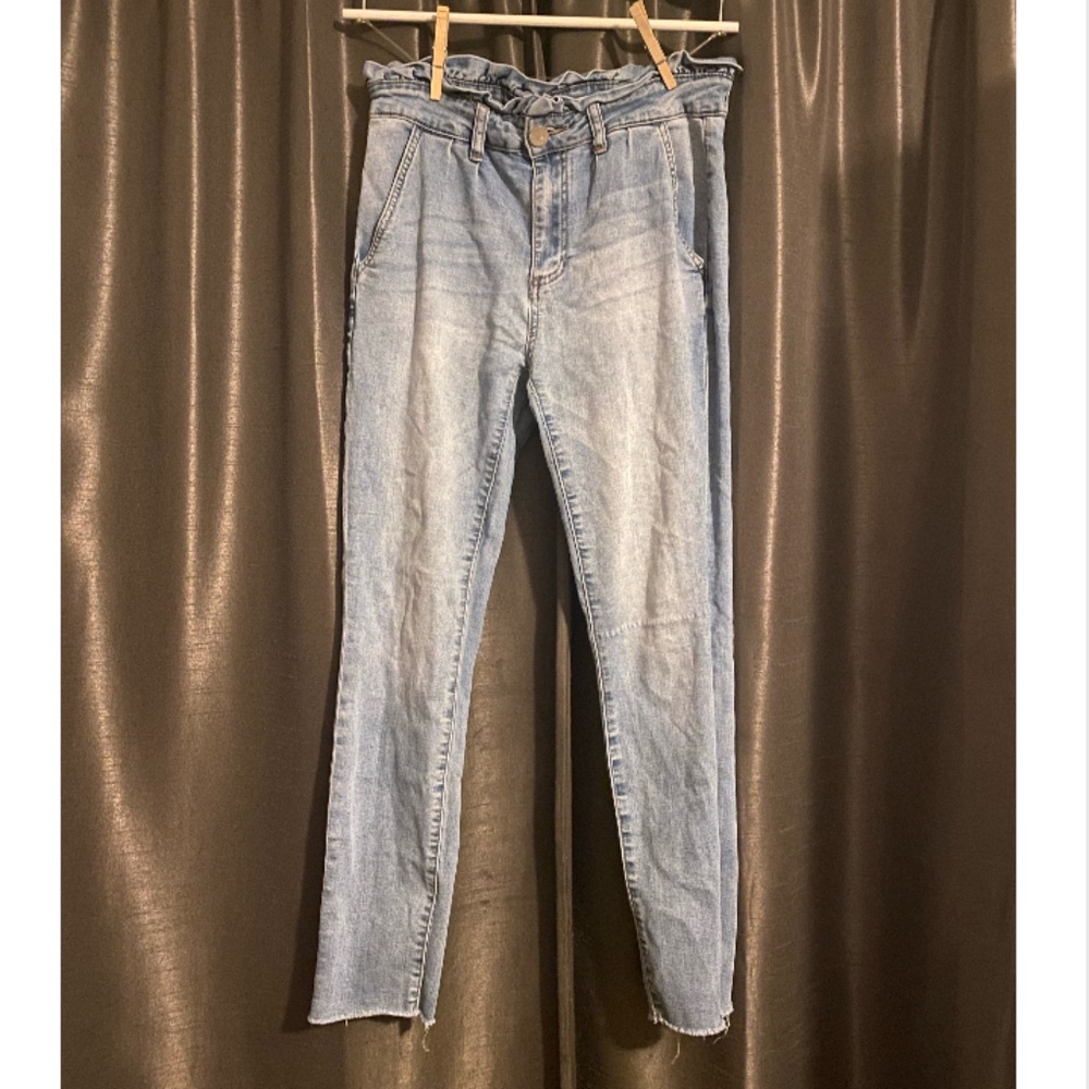 🤎 Ashley Mason Light blue Jeans Size 11 Light Wash Jeans with Ruffle Waist